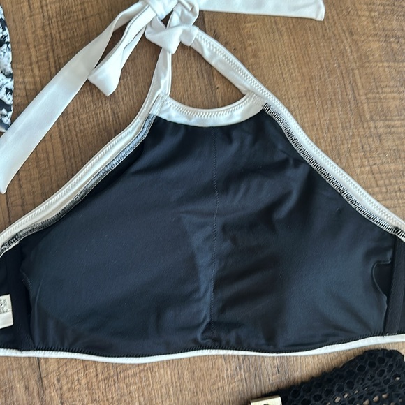 Fishnet lace tights size M/L NWT w/Fishnet coverup + extra wrap & 2 swim tops - Picture 12 of 12